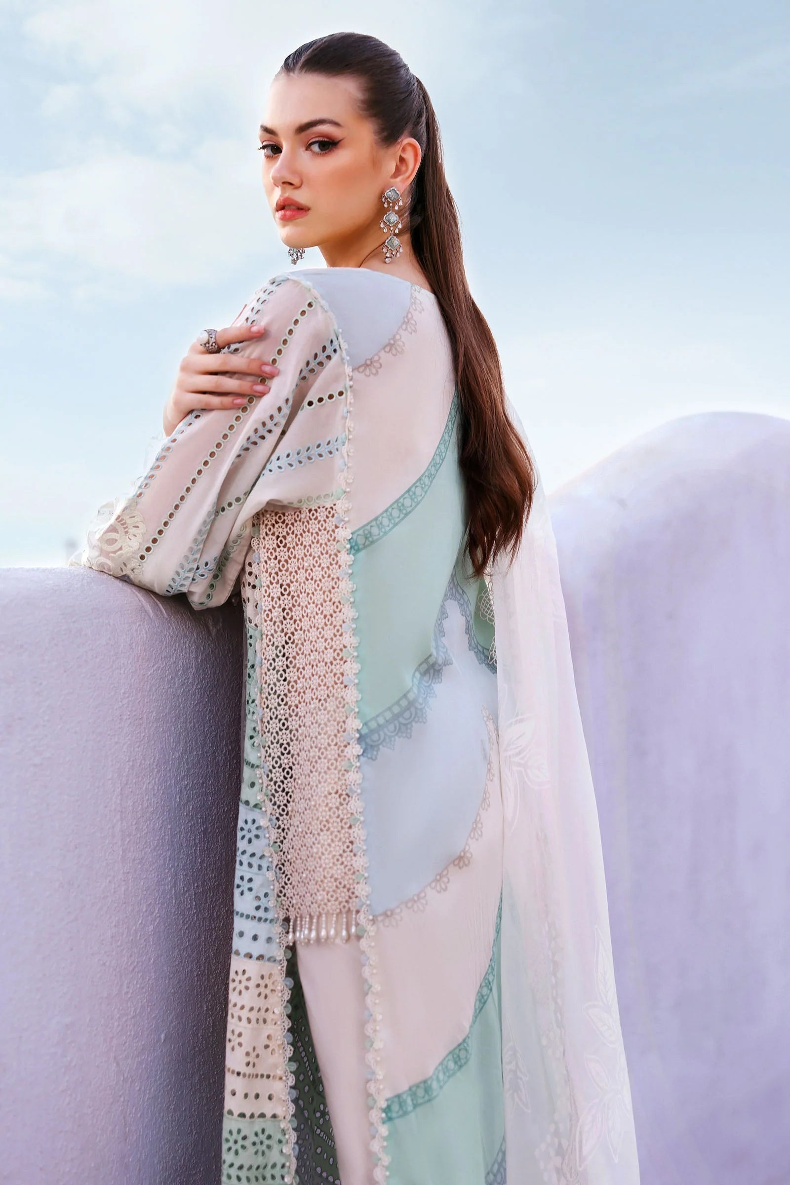 3Pc Unstitched Lawn Embroidered Suit with Diamond Chiffon Dupata With Dupata Pallu Embroided Patch - LLC-D530