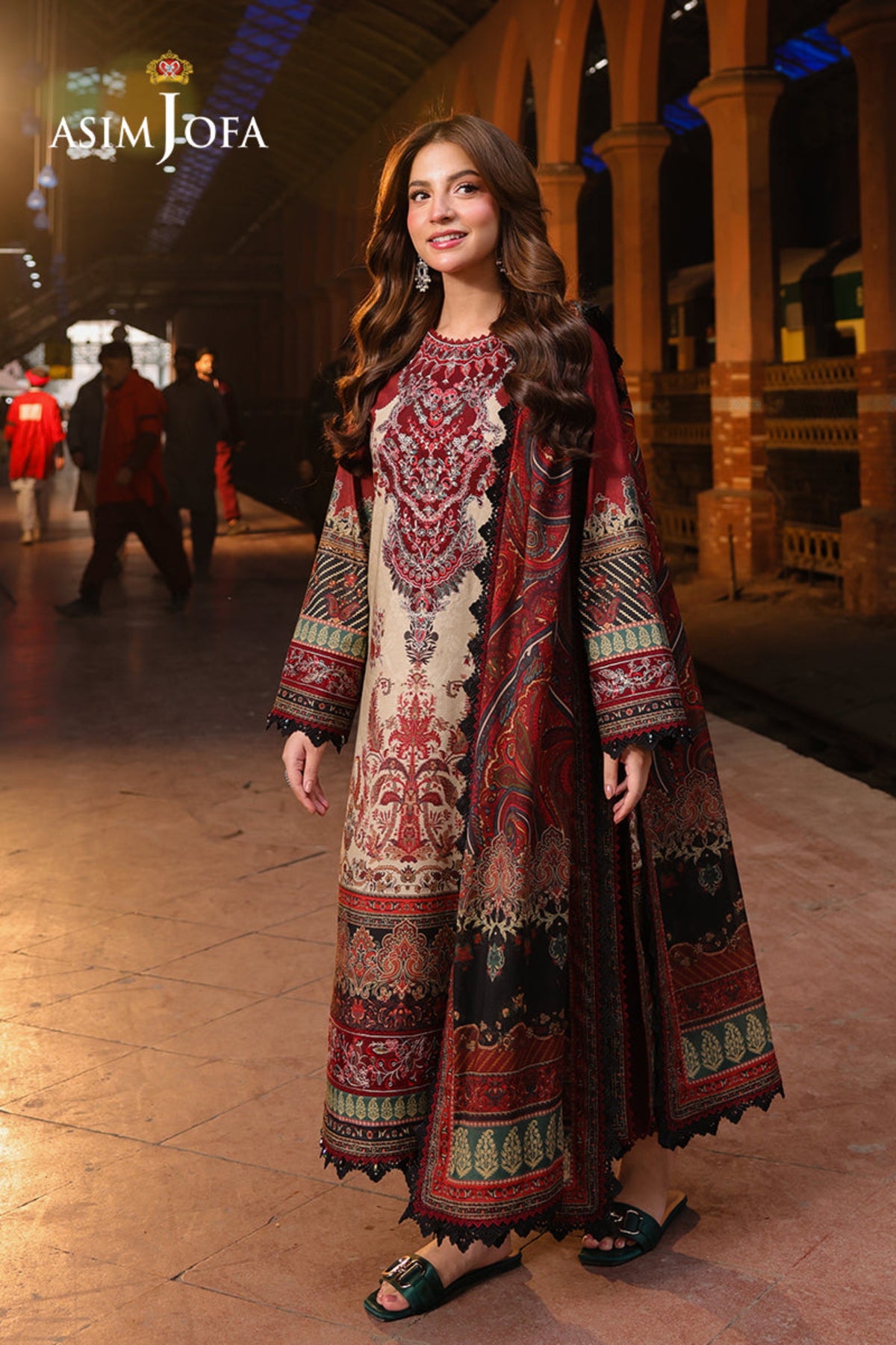3Pc Unstitched Lawn Embroidered Suit with Digital Printed Lawn Dupatta - LLC-2517