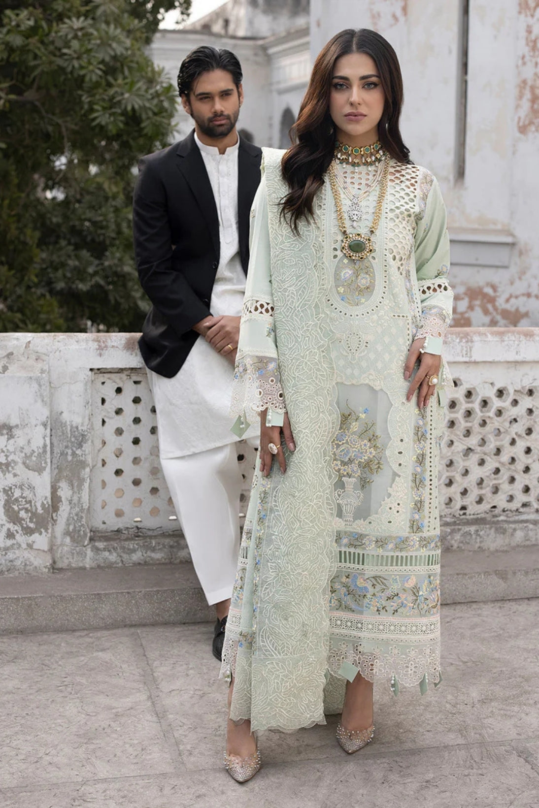 3Pc Unstitched Lawn Embroidered Chiken Kari Suit with Bana Dora Lawn Dupata - LLC-D624